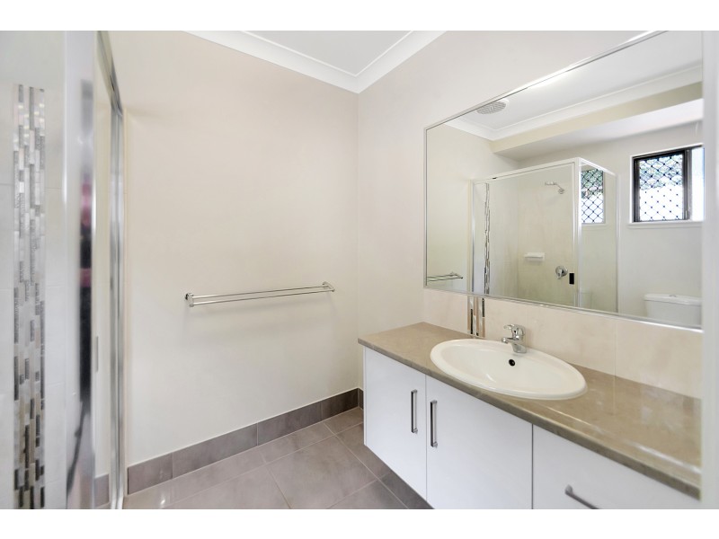 50 Ainscow Drive, Bentley Park QLD 4869