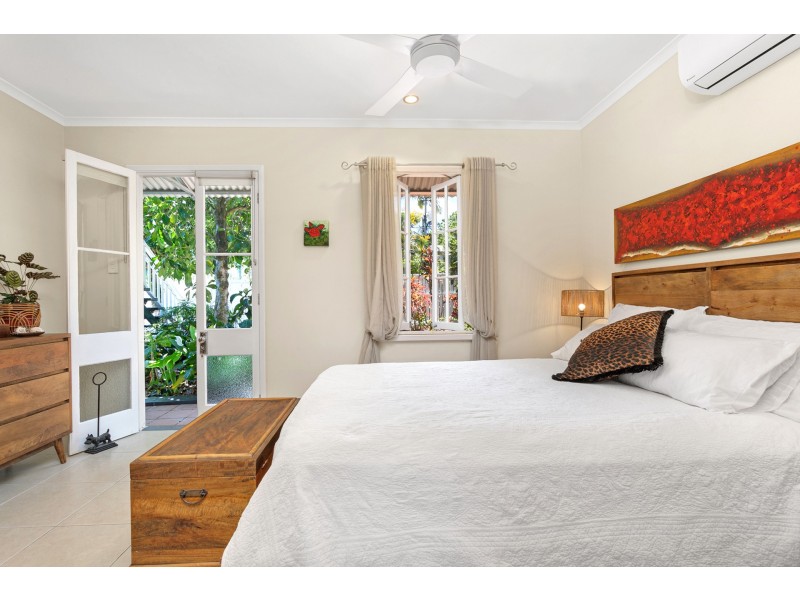 334 Pease Street, Edge Hill QLD 4870