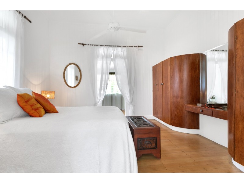 334 Pease Street, Edge Hill QLD 4870