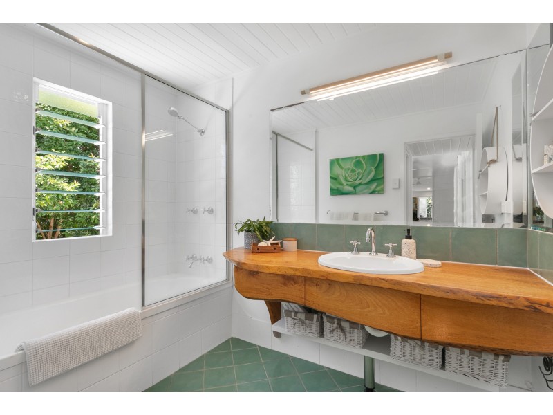 334 Pease Street, Edge Hill QLD 4870