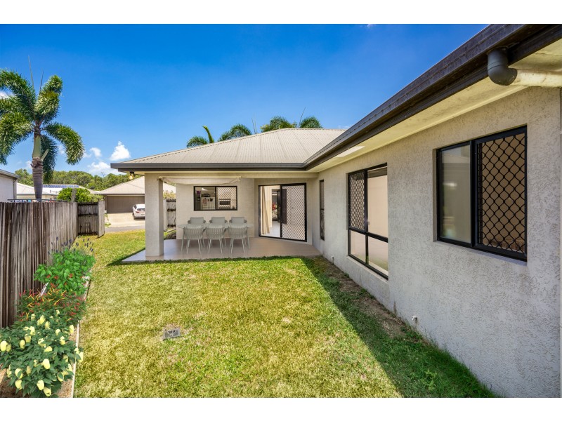 5 Rothesay Bend, Trinity Park QLD 4879