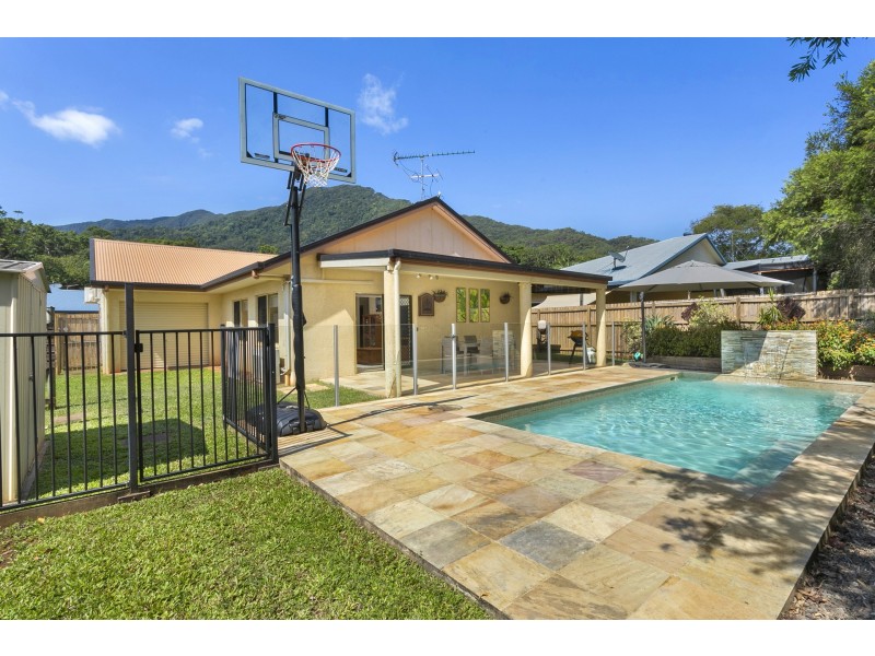 15 Tradewinds Close, Redlynch QLD 4870