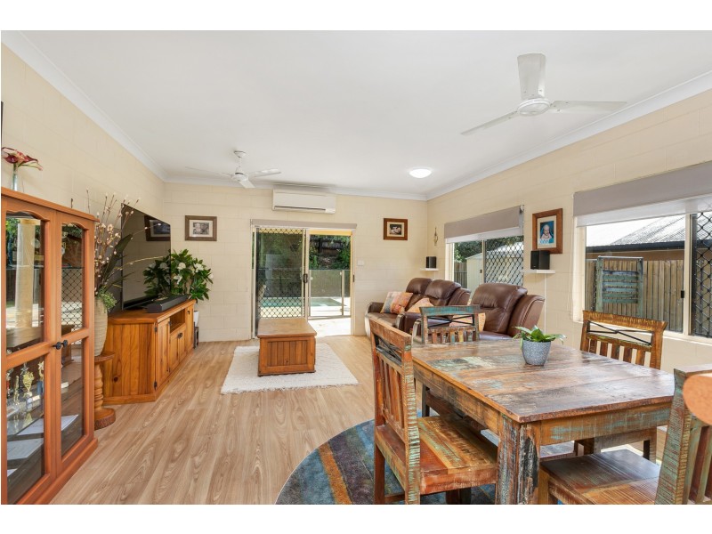 15 Tradewinds Close, Redlynch QLD 4870
