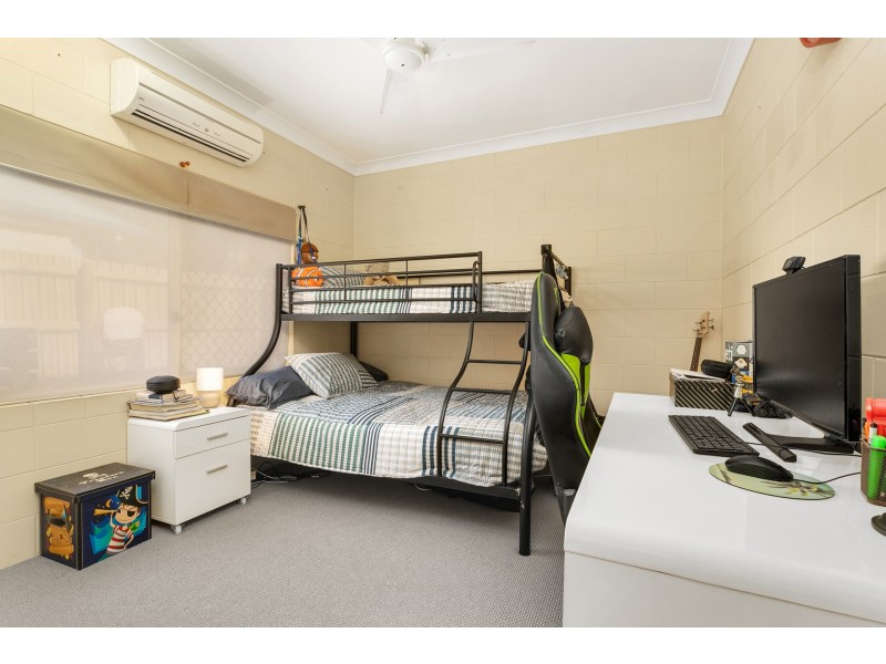 15 Tradewinds Close, Redlynch QLD 4870