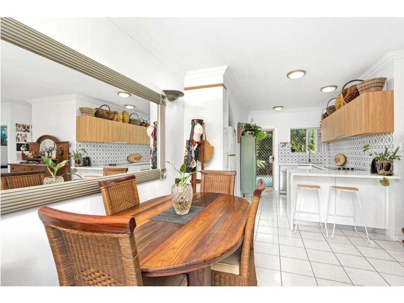 4/2 Springfield Crescent, Manoora QLD 4870
