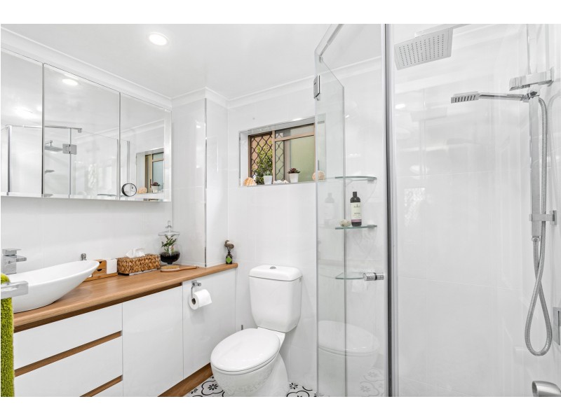 4/2 Springfield Crescent, Manoora QLD 4870