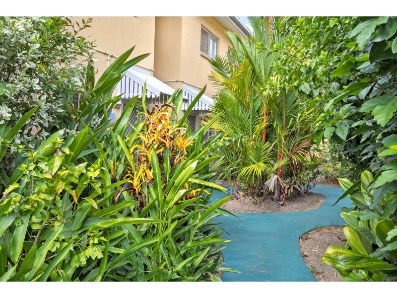 4/2 Springfield Crescent, Manoora QLD 4870