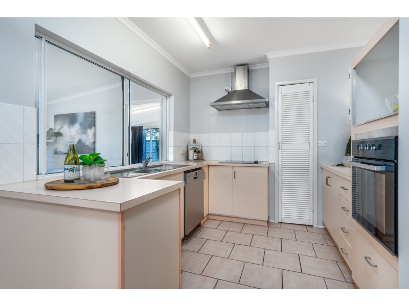 10 Malibu Close, White Rock QLD 4868