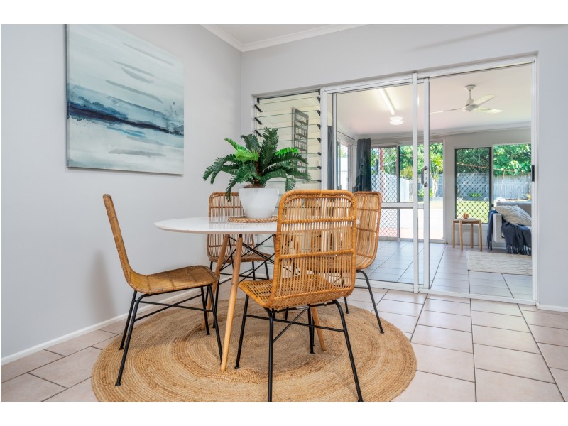10 Malibu Close, White Rock QLD 4868