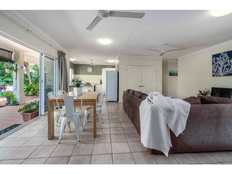 2/20 Oyster Court, Trinity Beach QLD 4879