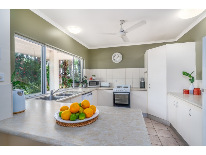 2/20 Oyster Court, Trinity Beach QLD 4879