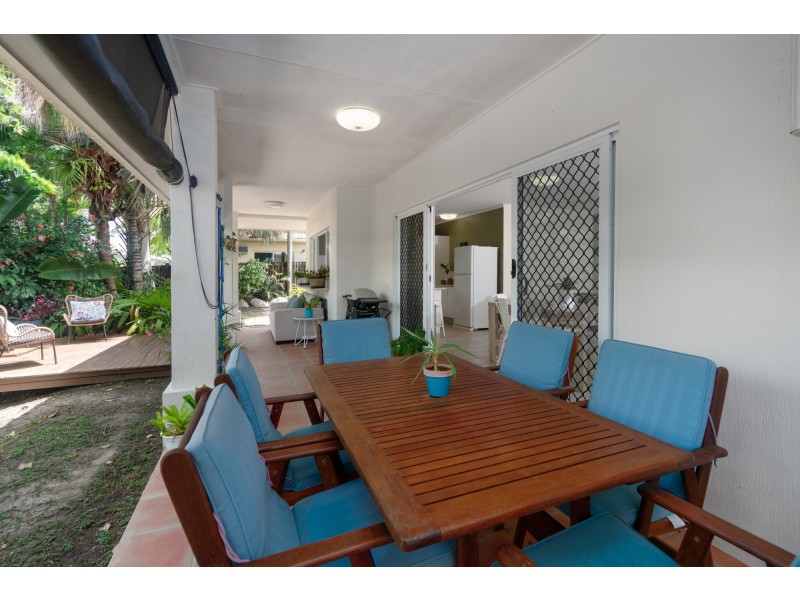 2/20 Oyster Court, Trinity Beach QLD 4879