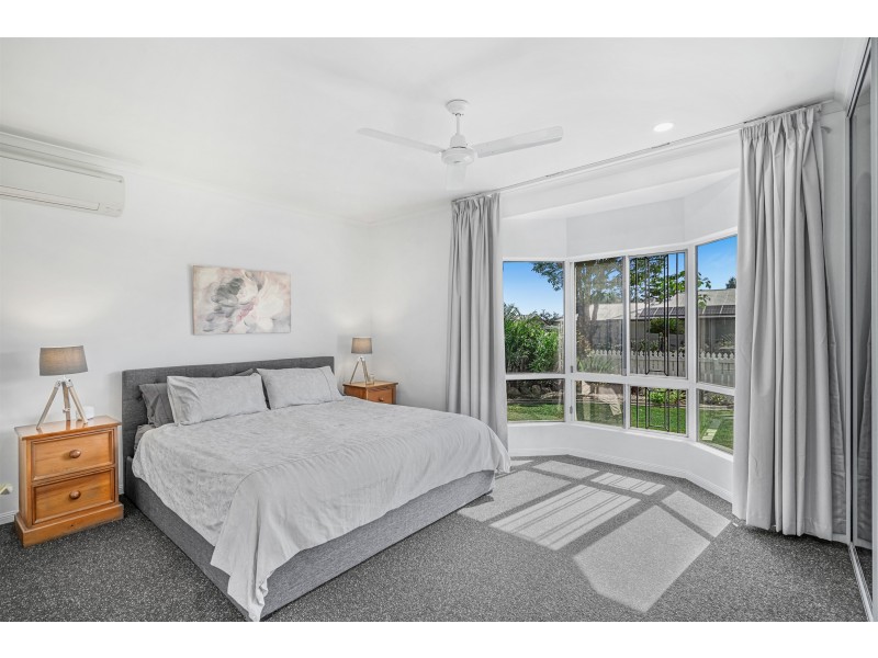 1 Tuffley Close, Kanimbla QLD 4870