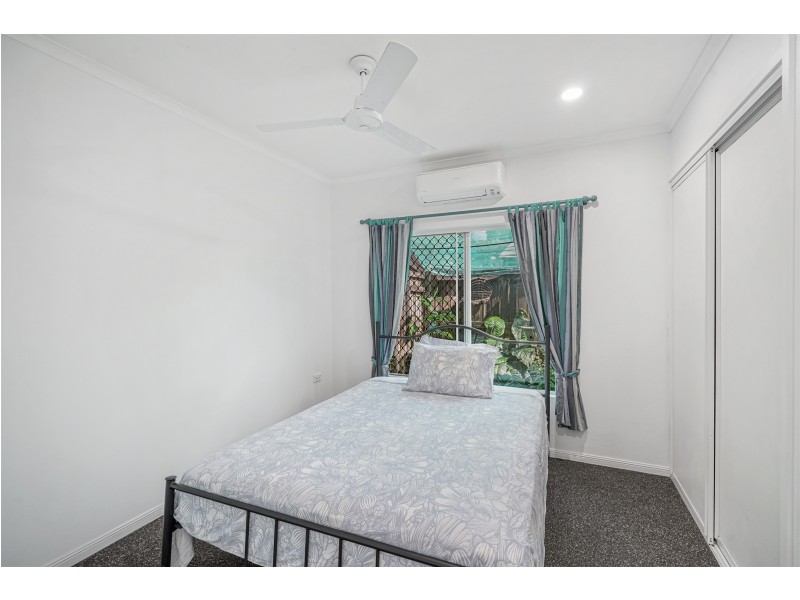 1 Tuffley Close, Kanimbla QLD 4870