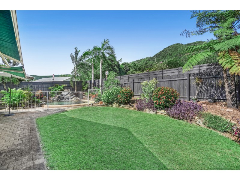 1 Tuffley Close, Kanimbla QLD 4870