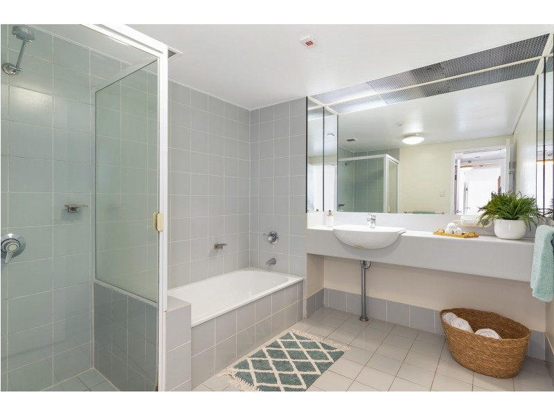 103/219-225 Abbott Street, Cairns North QLD 4870