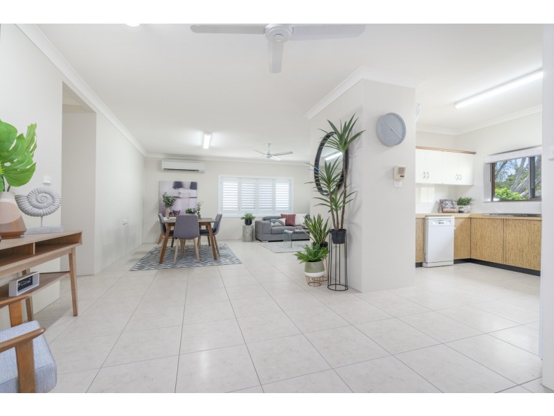 23 Hadrian Avenue, Mooroobool QLD 4870