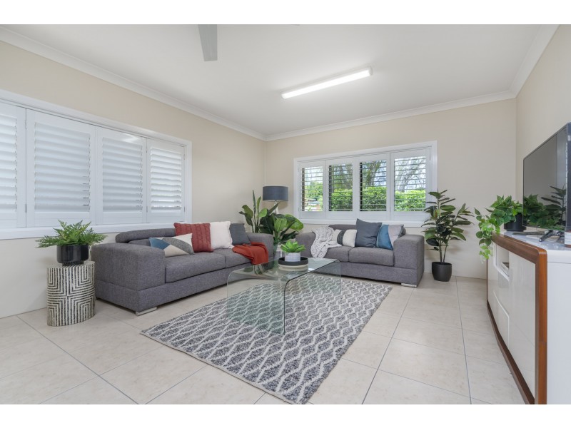 23 Hadrian Avenue, Mooroobool QLD 4870