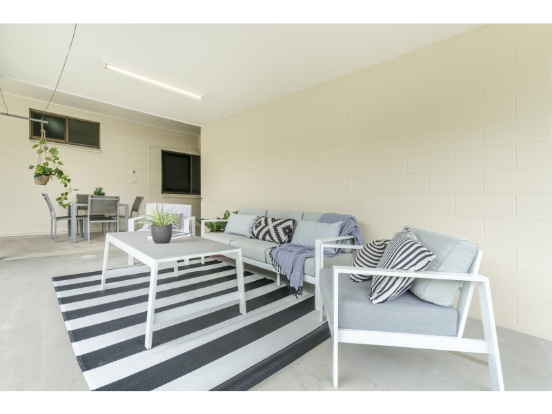 23 Hadrian Avenue, Mooroobool QLD 4870