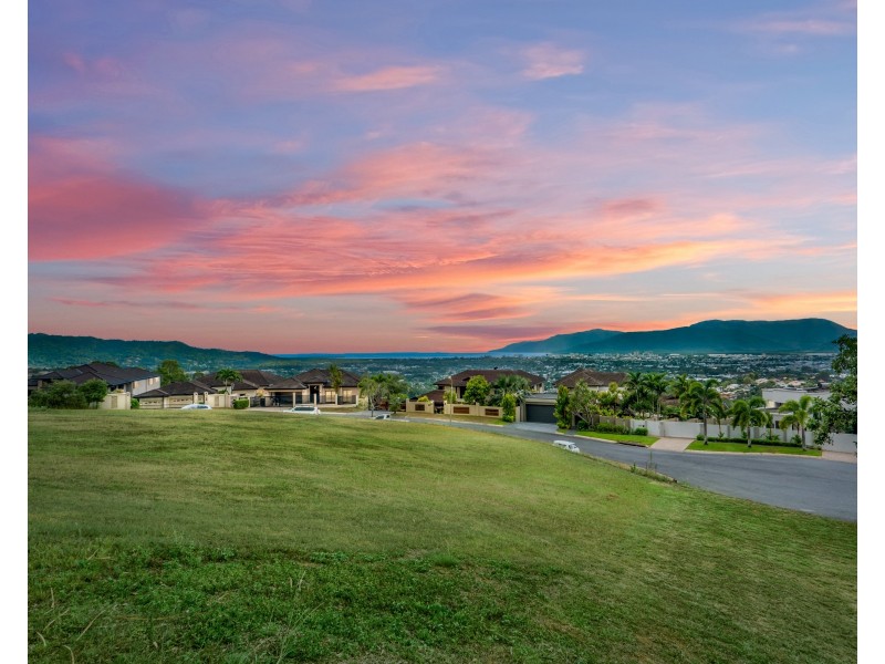 80 Summerhill Drive, Mooroobool QLD 4870