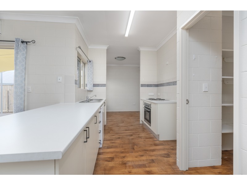 8 Sophie Close, Brinsmead QLD 4870