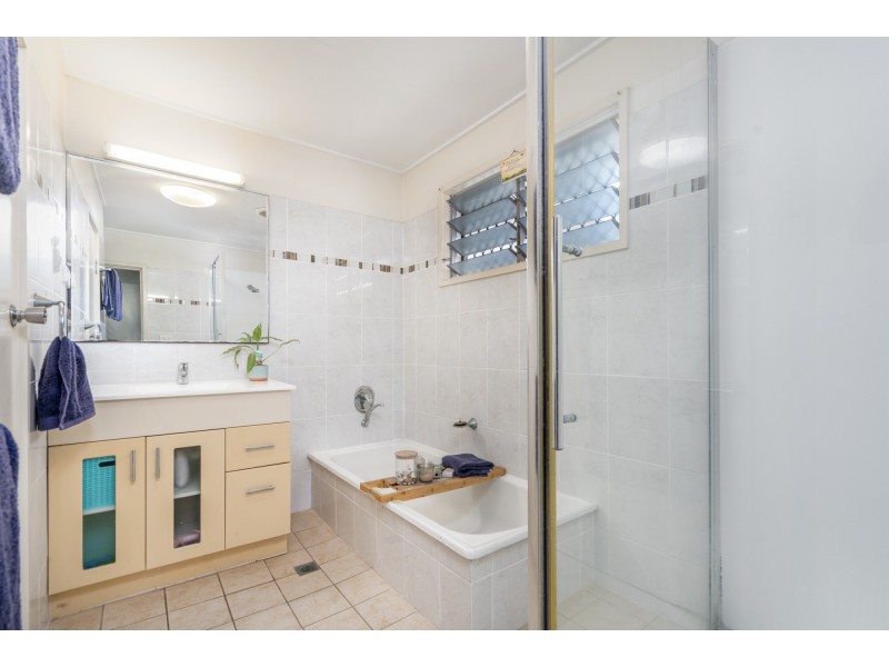 37 Kiernan Street, Manunda QLD 4870