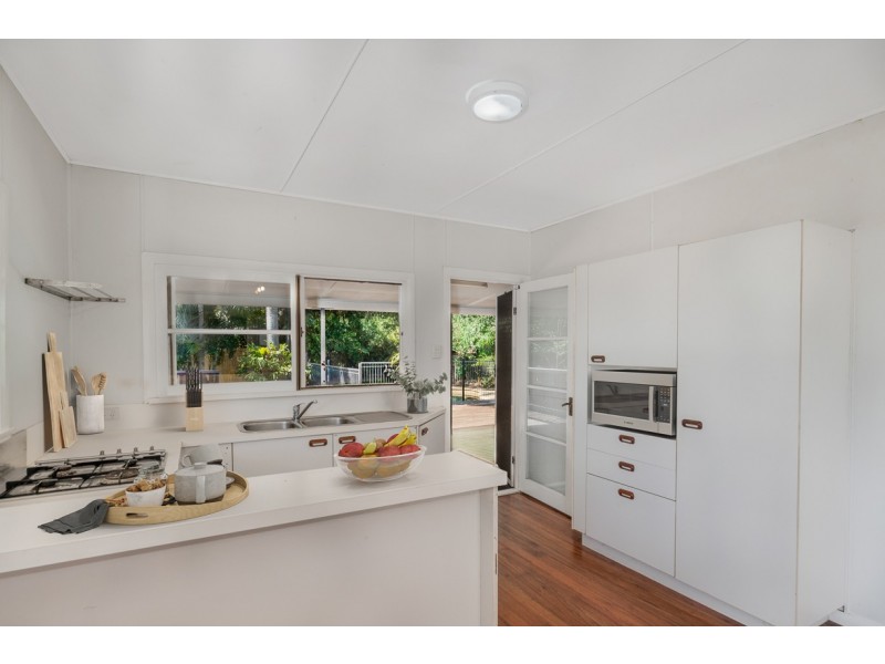 63 Upper Perkins Street, Manoora QLD 4870