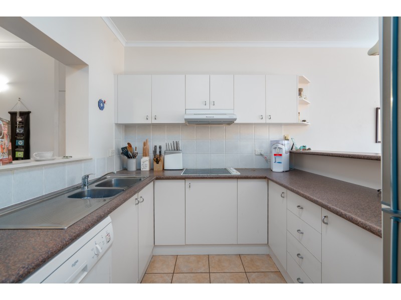 26/34-40 Lily Street, Cairns North QLD 4870