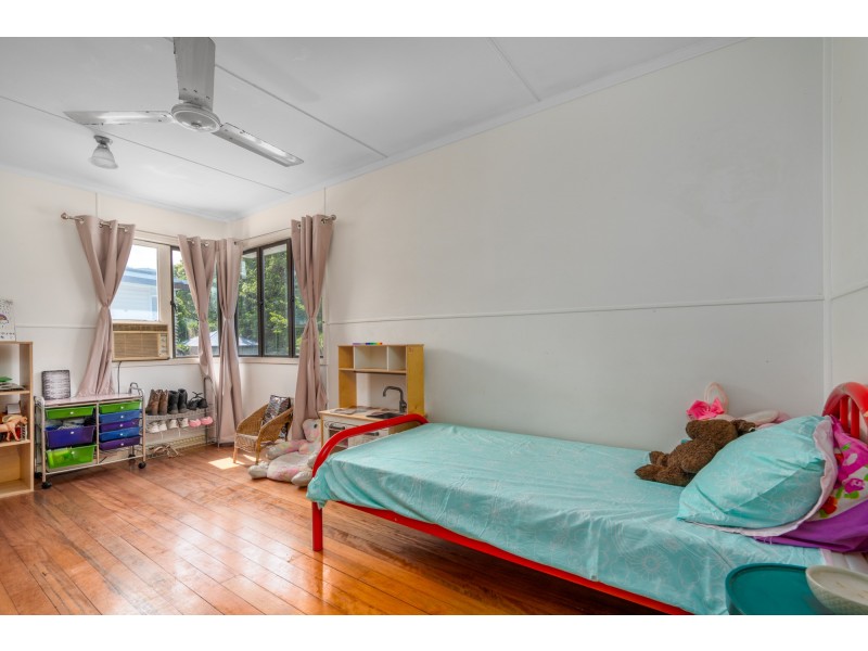 16 Henley Street, Earlville QLD 4870