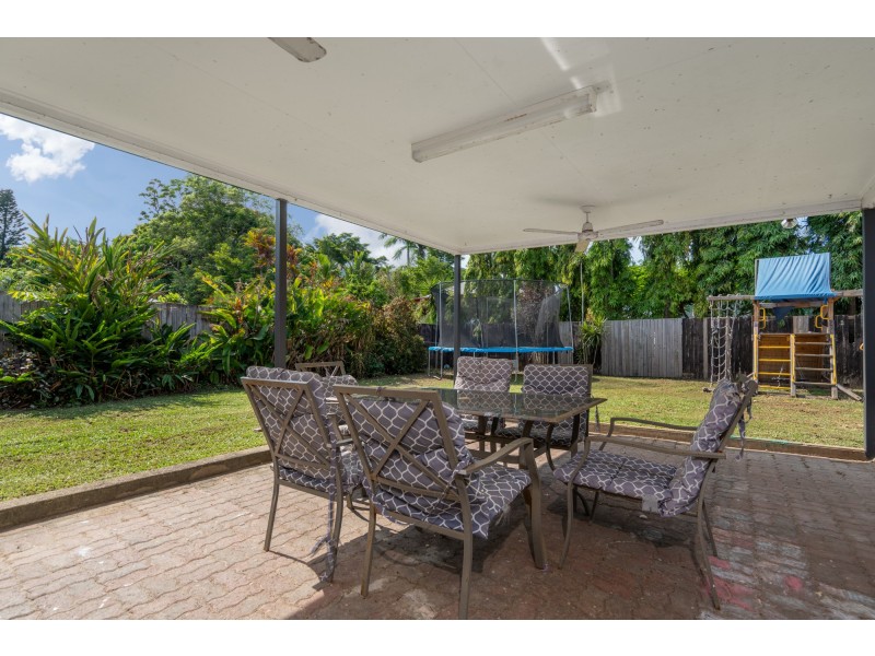 16 Henley Street, Earlville QLD 4870