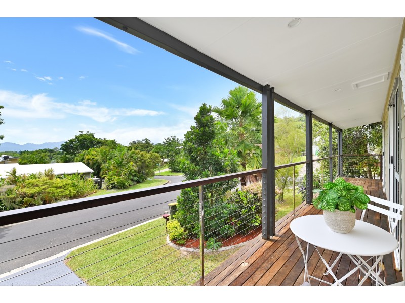 17 Hermes Close, Mooroobool QLD 4870