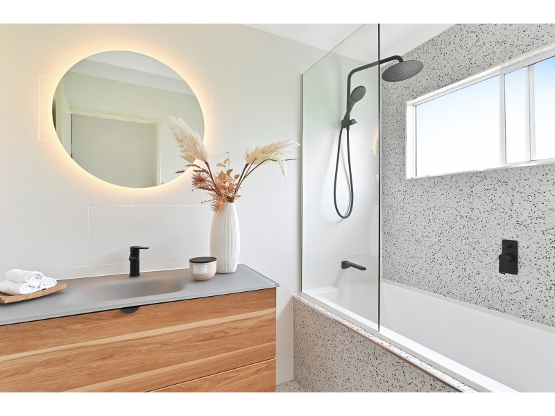 17 Hermes Close, Mooroobool QLD 4870