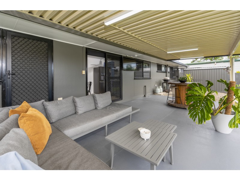 42 Carnation Drive, Mooroobool QLD 4870