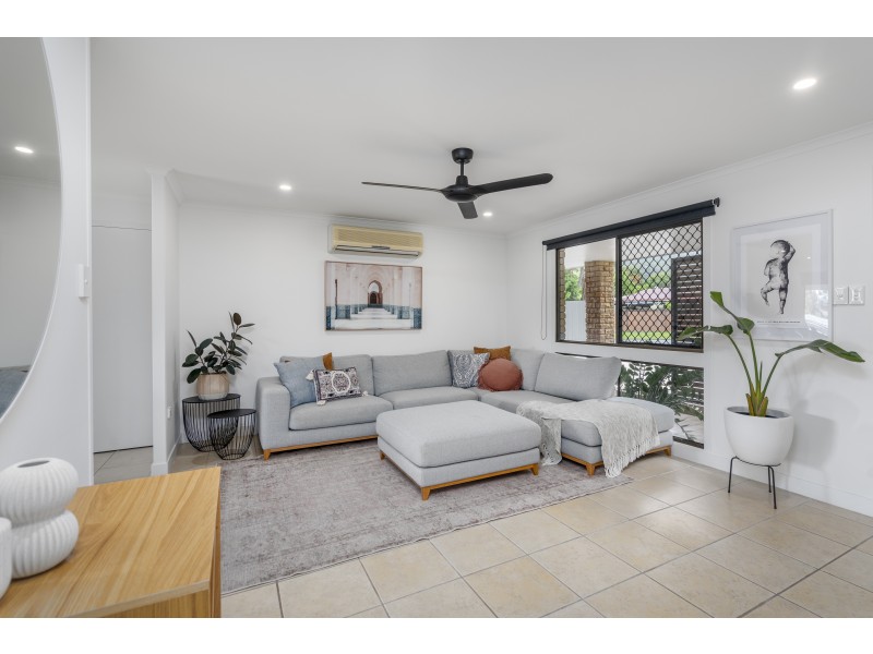 42 Carnation Drive, Mooroobool QLD 4870