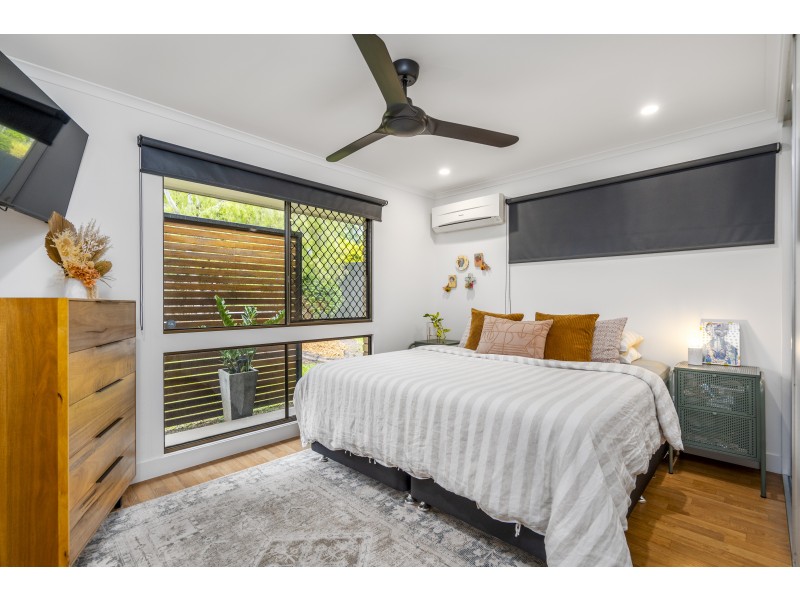 42 Carnation Drive, Mooroobool QLD 4870