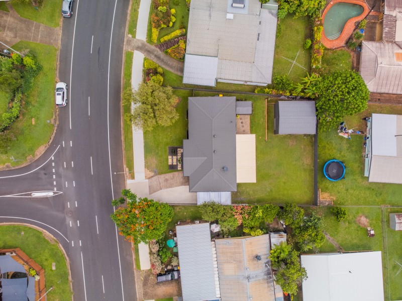 42 Carnation Drive, Mooroobool QLD 4870