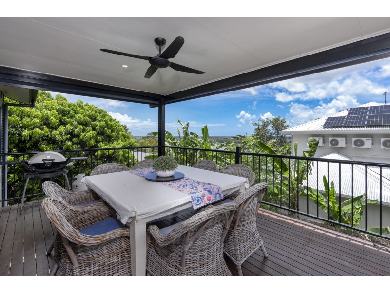 87 Daphne Drive, Redlynch QLD 4870
