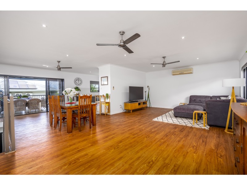 87 Daphne Drive, Redlynch QLD 4870