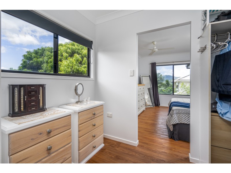 87 Daphne Drive, Redlynch QLD 4870