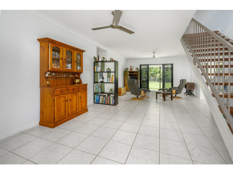 87 Daphne Drive, Redlynch QLD 4870
