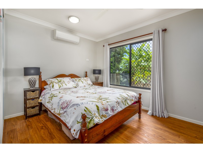 87 Daphne Drive, Redlynch QLD 4870