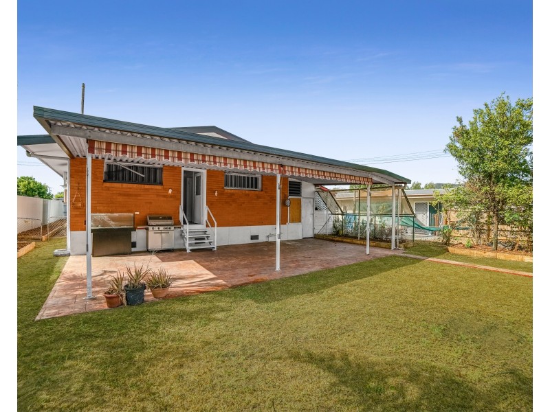 28 Hogan Street, Westcourt QLD 4870