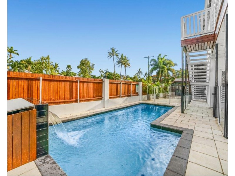 26-28 Smith Street, Cairns North QLD 4870
