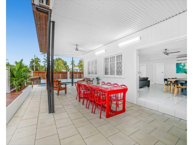 26-28 Smith Street, Cairns North QLD 4870