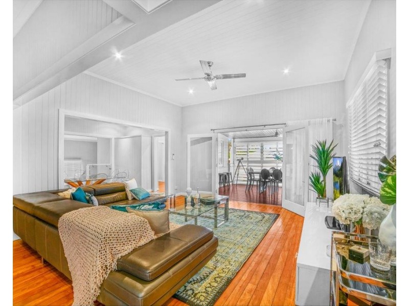26-28 Smith Street, Cairns North QLD 4870