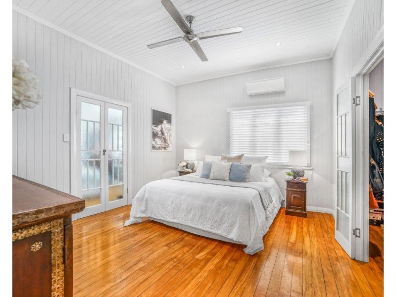 26-28 Smith Street, Cairns North QLD 4870