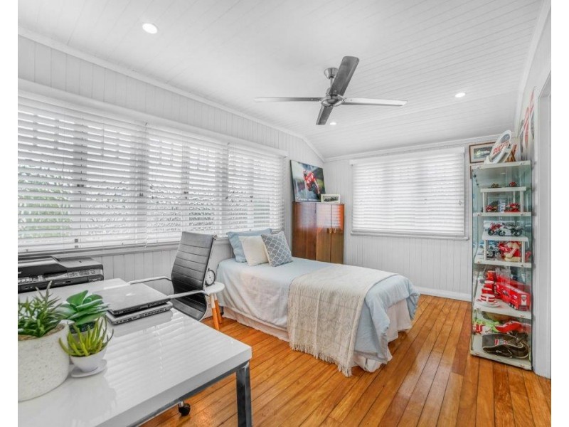 26-28 Smith Street, Cairns North QLD 4870