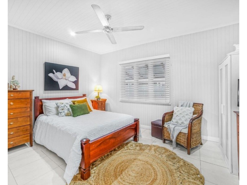 26-28 Smith Street, Cairns North QLD 4870