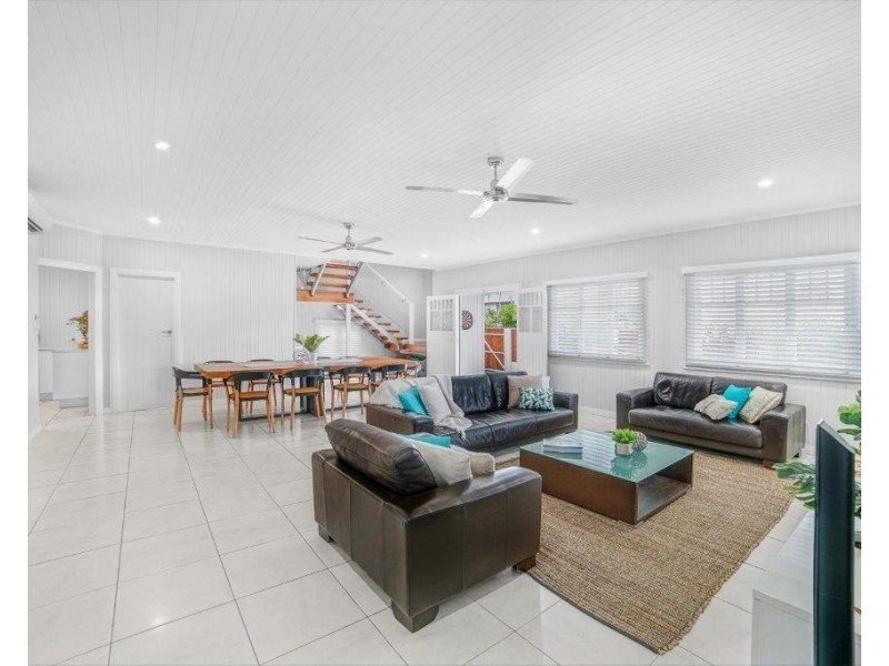 26-28 Smith Street, Cairns North QLD 4870