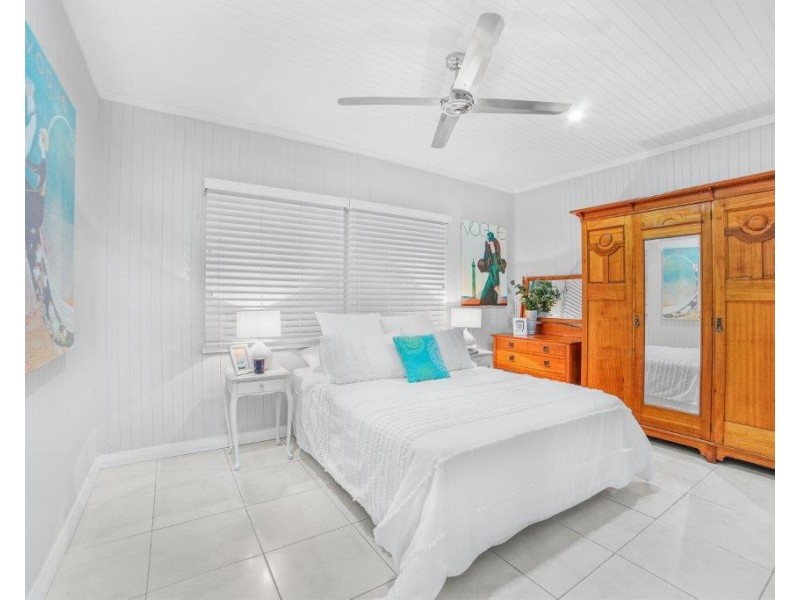 26-28 Smith Street, Cairns North QLD 4870
